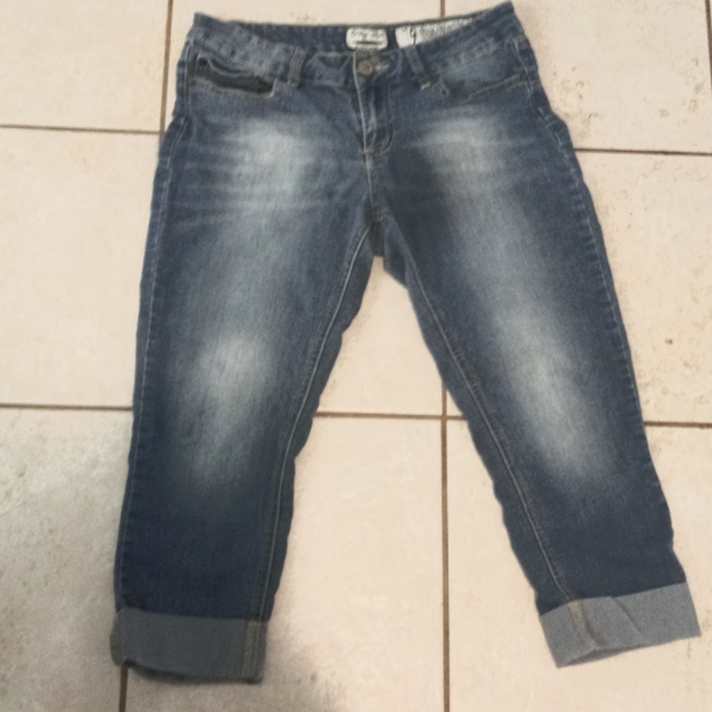 Skinny jean capris